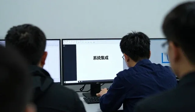 深圳市创点艺术装置有限公司介绍企业定制软件服务案例